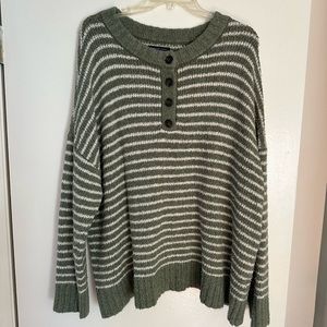 American Eagle Outfitters Sweater